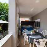 Franica Apartmán *