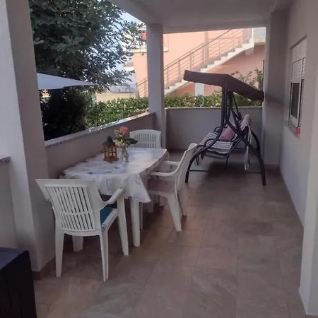 Franica Διαμέρισμα *